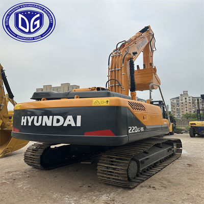 Excavadora Hyundai 220LC-9S para projetos de movimentação de terra e poderosos