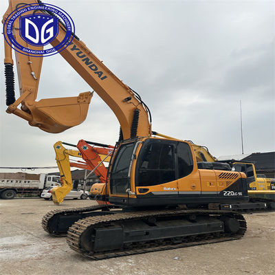 Excavadora Hyundai 220LC-9S para projetos de movimentação de terra e poderosos