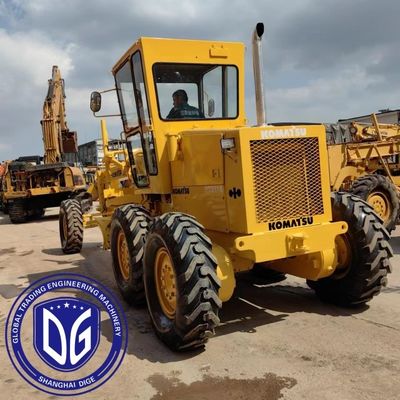 Grader usado GD511A Marca Komatsu Bom estado e função intacta