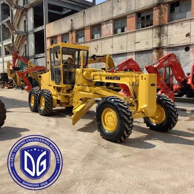 Grader usado GD511A Marca Komatsu Bom estado e função intacta