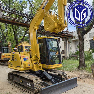 Excavadora USED PC60 de qualidade superior com sistemas hidráulicos avançados