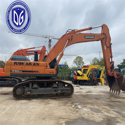 Excavadora usada Doosan DX500 de 50 toneladas com controle preciso sobre a escavação