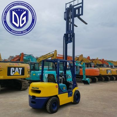 3 toneladas de empilhadeira Komatsu totalmente original África disponível