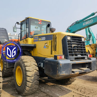 Carregador Komatsu usado WA320-5 original e em boas condições poupando mão-de-obra em estoque limitado
