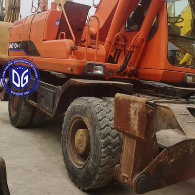 Experimente eficiência incomparável com a escavadeira Doosan de 20 toneladas e produto de construção durável