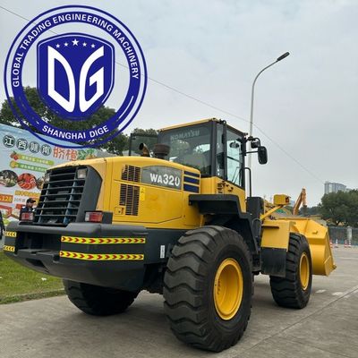 A máquina de carregamento de rodas usada original Komatsu WA320-5 é eficiente, confiável e pronta para trabalhar!
