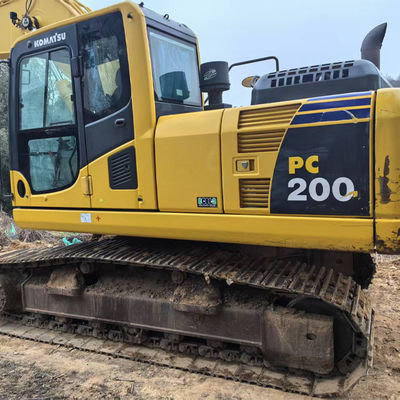 Experimente o desempenho superior da escavadeira Komatsu PC200 com motor hidráulico