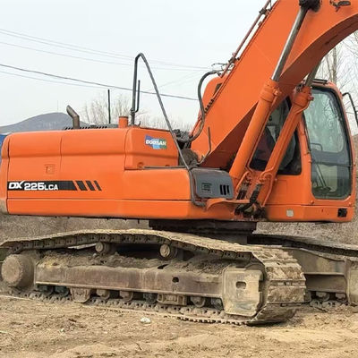 1.2 m3 Capacidade de balde Excavadora Doosan DX225 Perfeita para seus projetos de construção