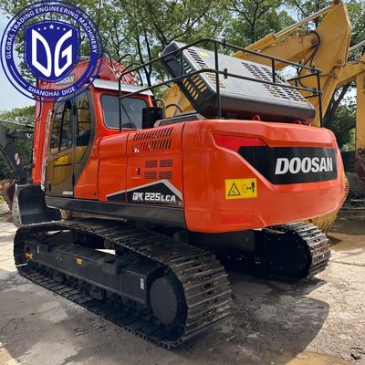 Escavadeira Doosan DX225 Usada Equipamento Pesado Confiável e Acessível