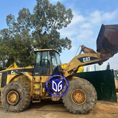 Retroescavadeira Caterpillar Usada de 7 Toneladas Japonesa CAT980G com Alta Qualidade em Estoque